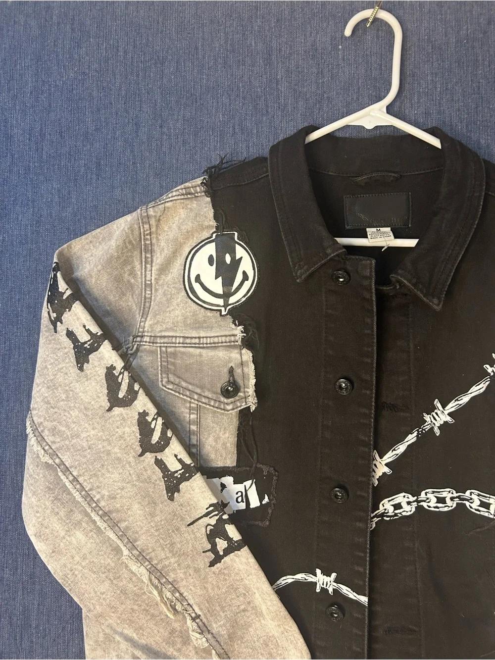 Smoke Rise Men's Black & Gray Graphic Denim Jacket for Slim Fit.M